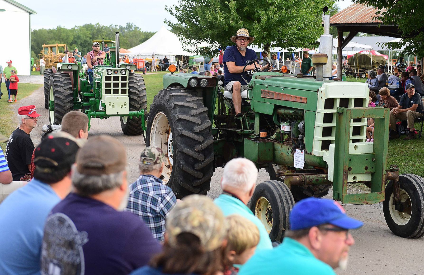 Tractor Parade 16